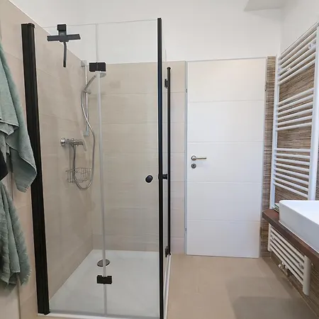 Goldgrube Dachgeschoss דירה